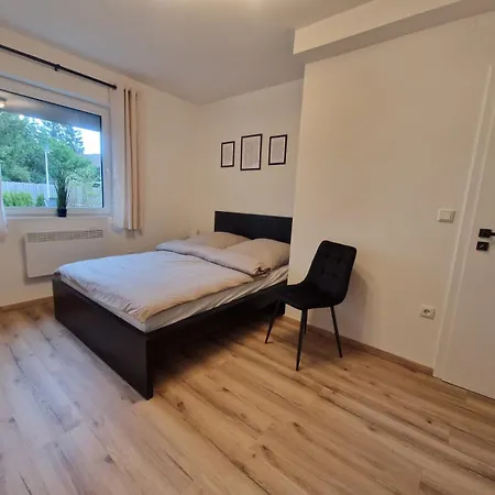 Apartment Am - Erdgeschoss - Ruhige Lage - Eigener Garten