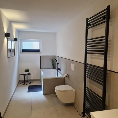 Daire Am - Erdgeschoss - Ruhige Lage - Eigener Garten *