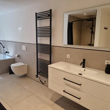 Am - Erdgeschoss - Ruhige Lage - Eigener Garten *