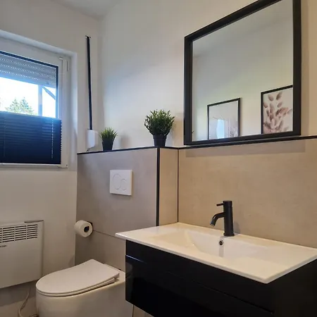 Am - Erdgeschoss - Ruhige Lage - Eigener Garten *